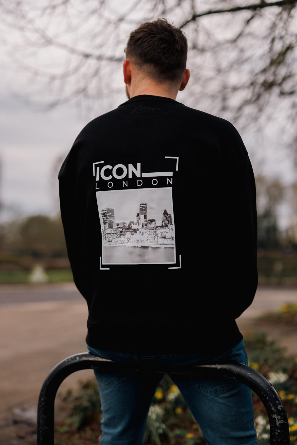 Icon Black Signature Portrait Jumper